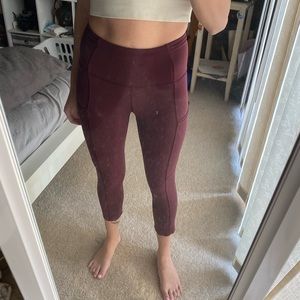 lululemon maroon cropped ankle leggings